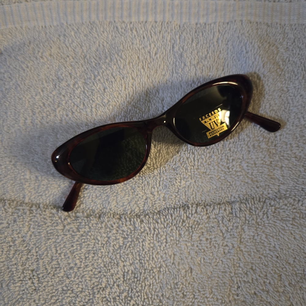 Forever 21 Women's Tortoise Shell UV Cat-Eye Sunglasses